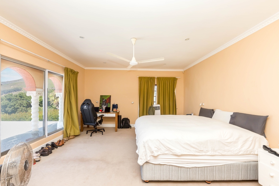 4 Bedroom Property for Sale in Oranjezicht Western Cape